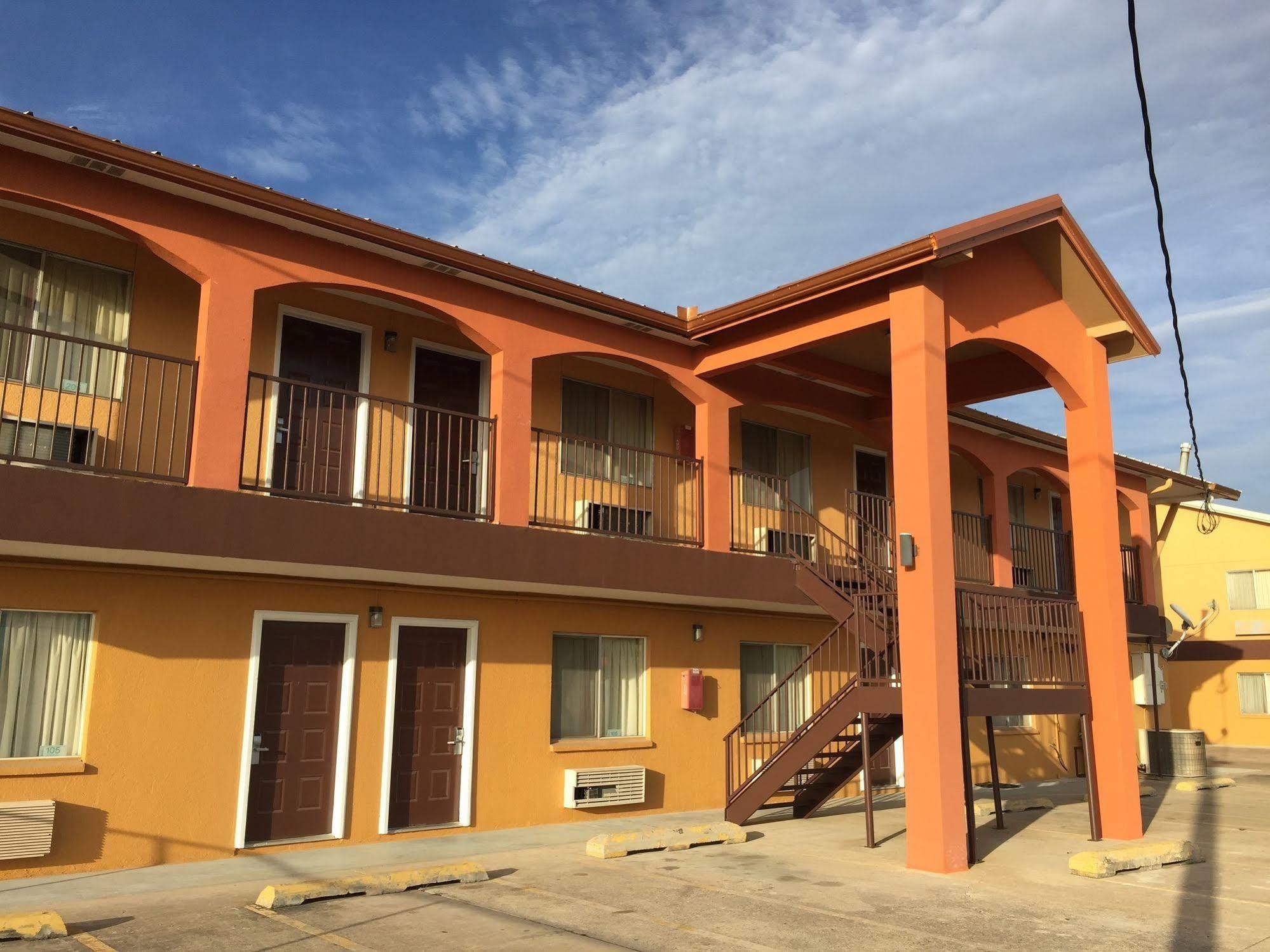 Texas Inn San Benito Near Harlingen Exterior photo
